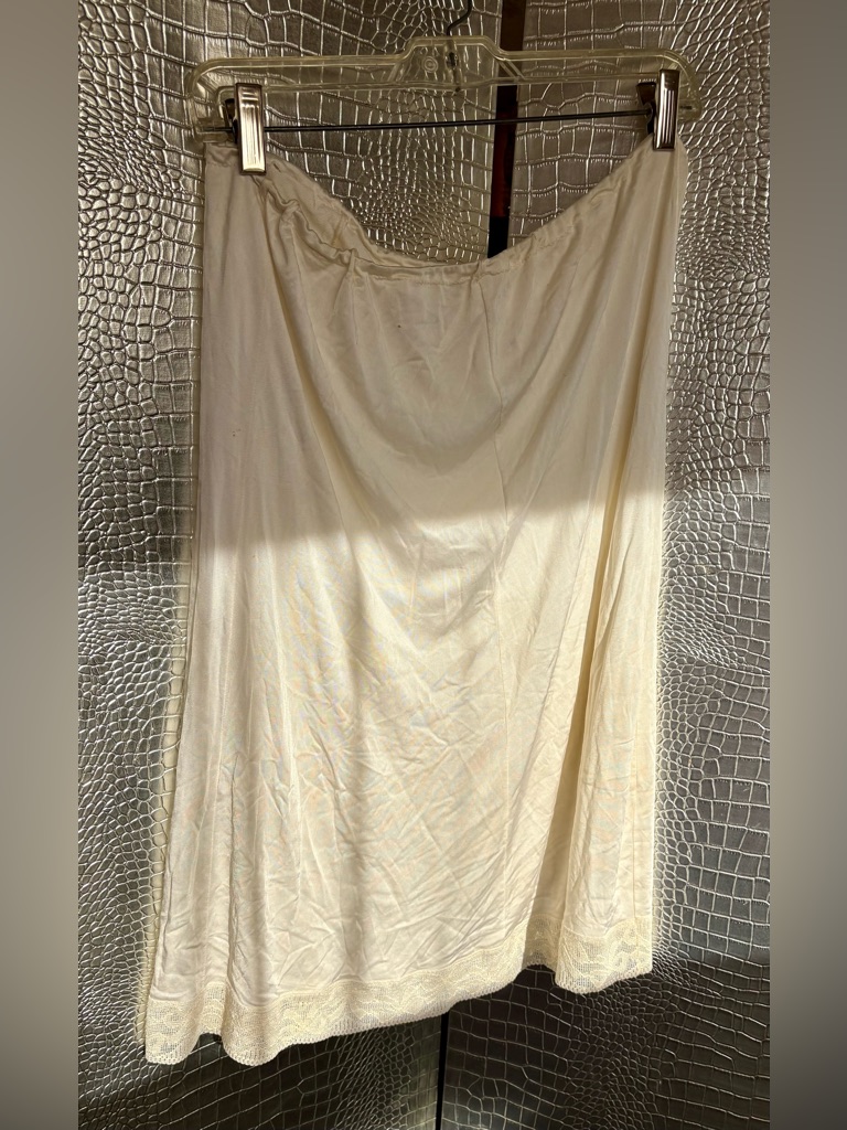 Vintage Cream Slip Skirt With Lace Hem
